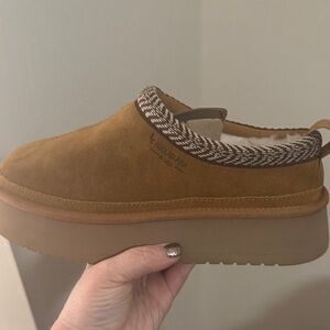 UGG Women's Tan Platform Mules